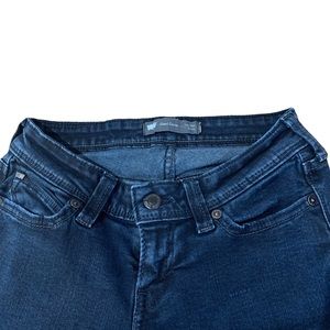 Women’s Demi Curve Low Rise Skinny Levi Jeans- size 26